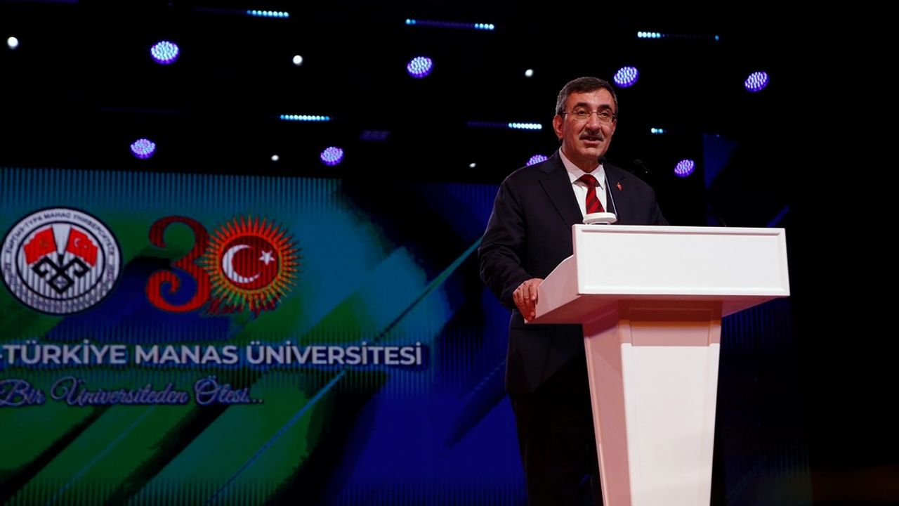Kırgızistan-Türkiye Manas Üniversitesi 30. Yılını Bişkek'te Kutladı