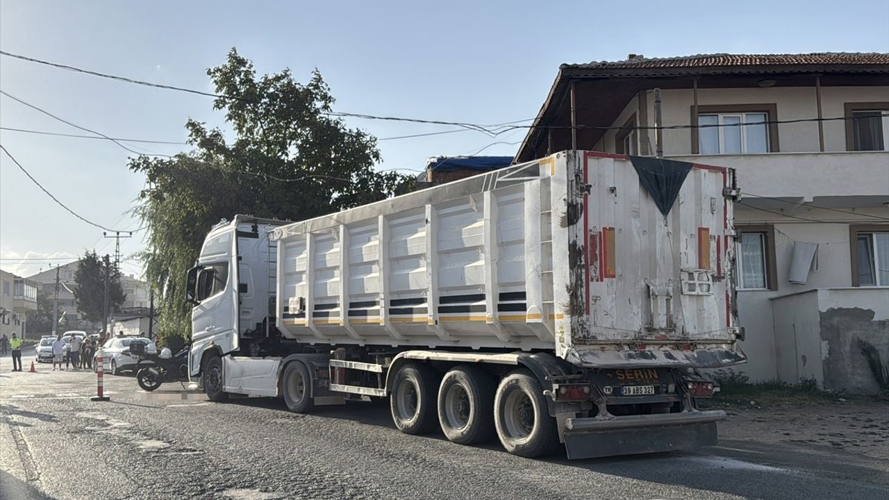 Kırklareli'de TIR'ın Çarptığı Kadın Ağır Yaralandı