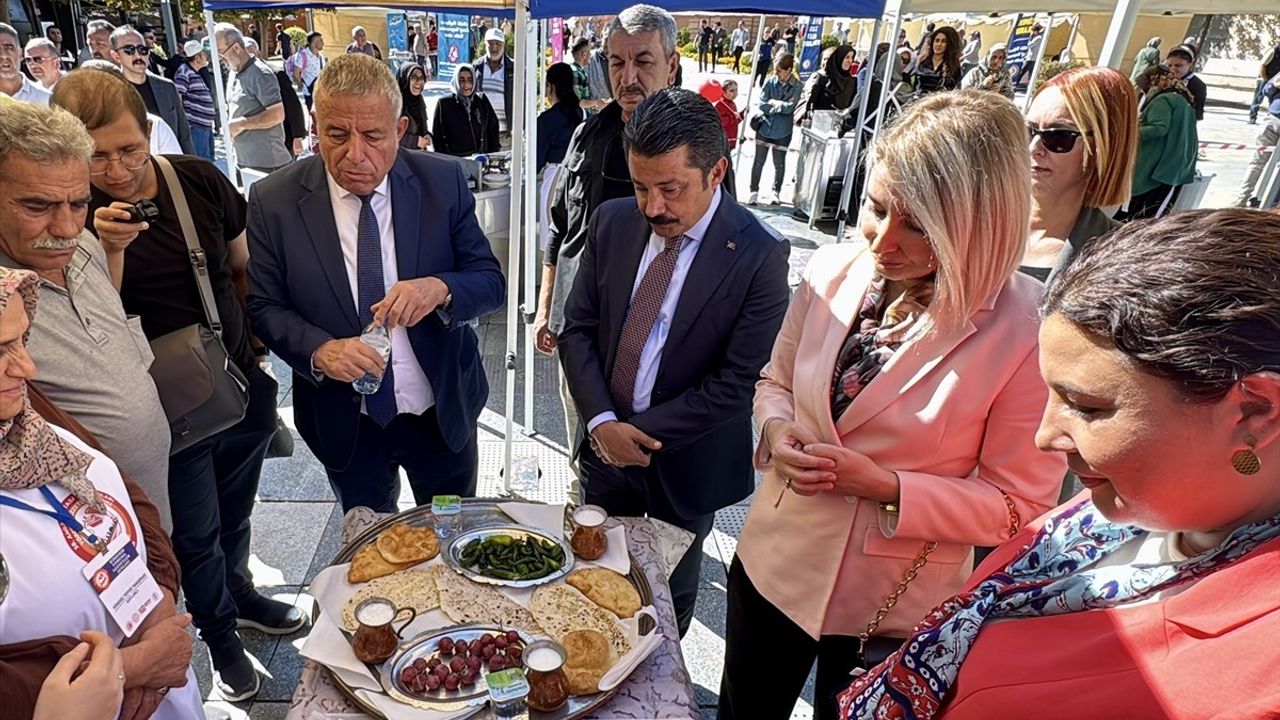 Kırşehir'de 38. Ahilik Haftası: Ahi Sofrası Yarışmasında Çirleme ve Ahi Dürümü Birinci