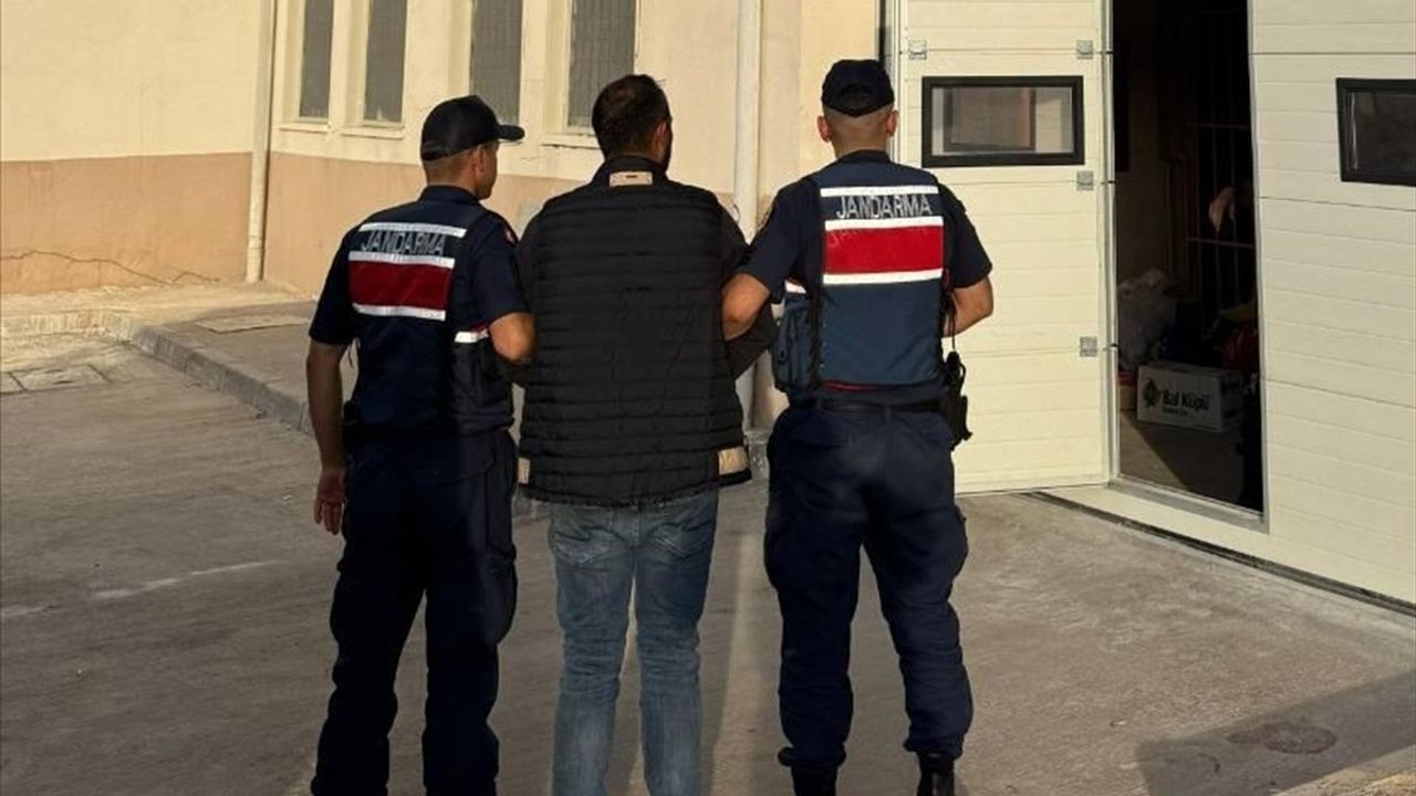 Kırşehir'de Anne ve Babasını Öldüren Şüpheli Tutuklandı