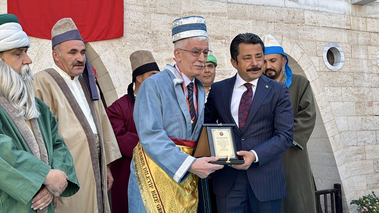 Kırşehir'de 'Yılın Ahisi' İsmail Aydın'a 'Ahi Duası' ile Ödül