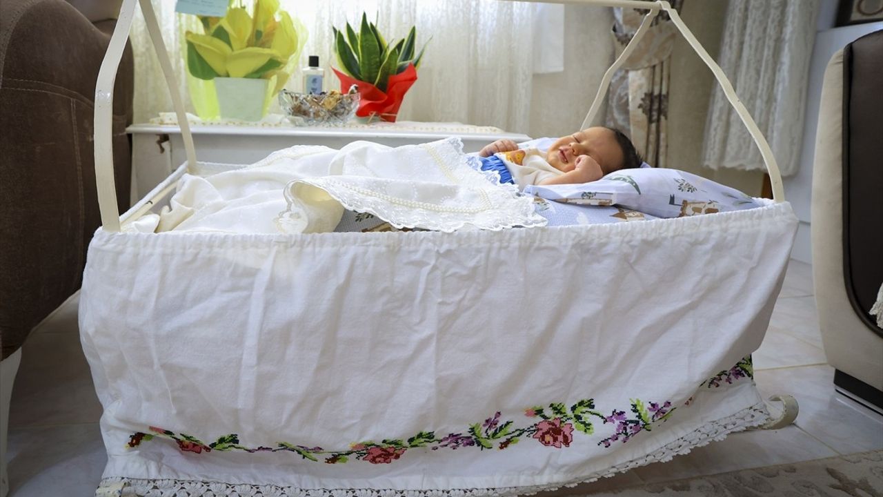 Kızılay zamana karşı operasyonla İspanya'dan gelen 'altın kan'ı getirdi: Gaziantep'te anne ve bebek kurtuldu