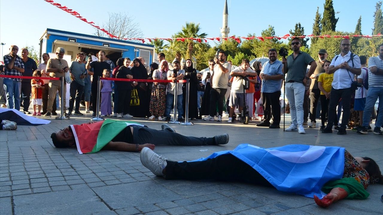 Kocaeli'de "Barış İçin Sessizlik" Etkinliği Düzenlendi