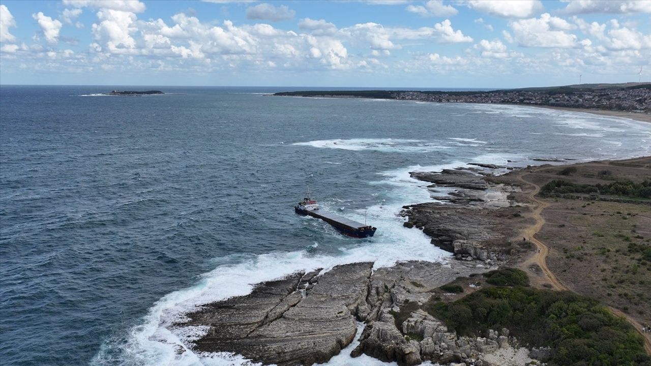 Kocaeli'de 'RAPID' Karaya Oturdu: Kurtarma Çalışmaları Sürüyor