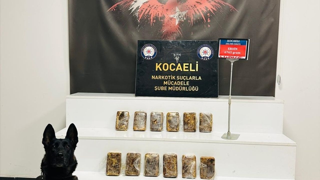 Kocaeli Körfez'de Otobüs Bagajında 6 kilo 765 gram Eroin: 2 Şüpheli Tutuklandı