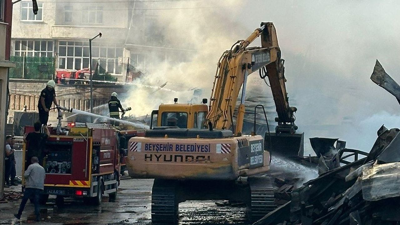 Konya Beyşehir'de Silah Fabrikasında Yangın Kontrol Altına Alındı
