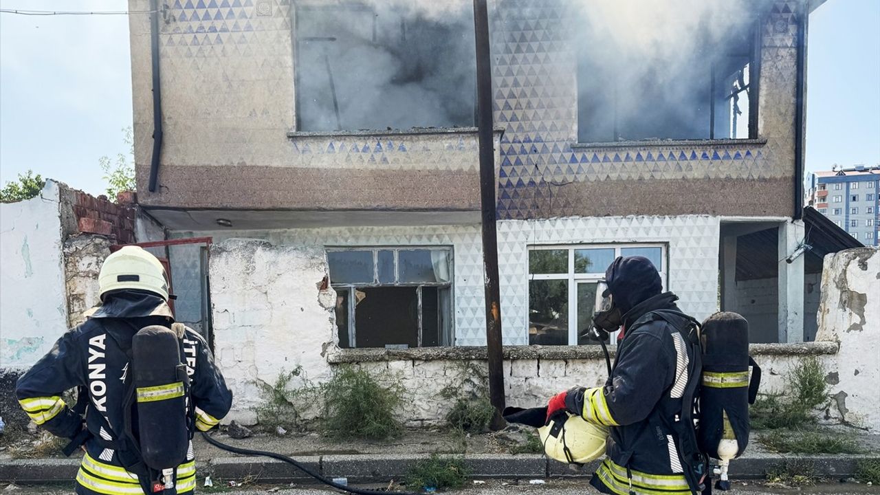 Konya Selçuklu'da Ev Yangını: İmmihan Cücün'ün Evi Kullanılamaz Hale Geldi