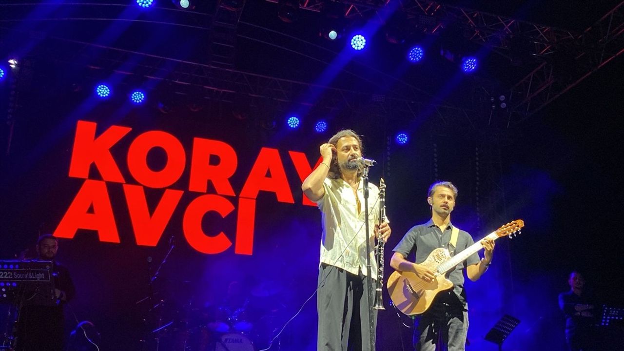 Koray Avcı Bozüyük'te Konser Verdi: 4 Eylül Kurtuluş Günü Coşkusu