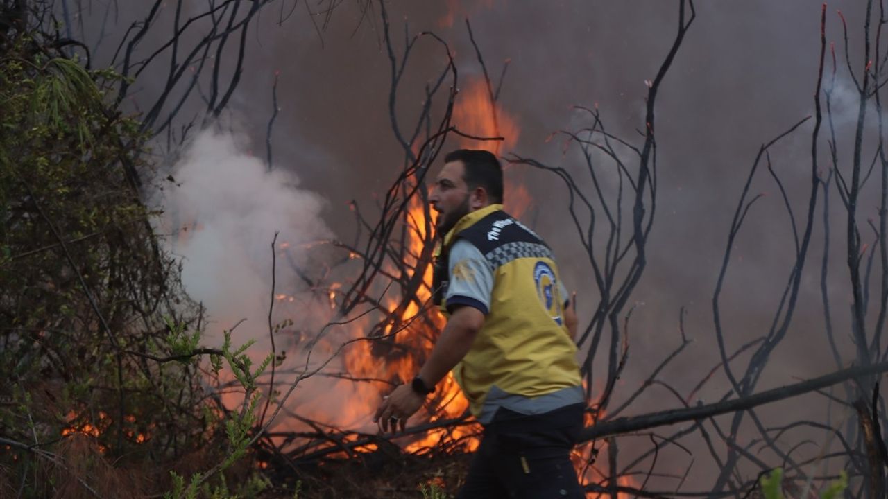 Lazkiye Bayırbucak'ta Orman Yangını: 3 İtfaiye Yaralandı
