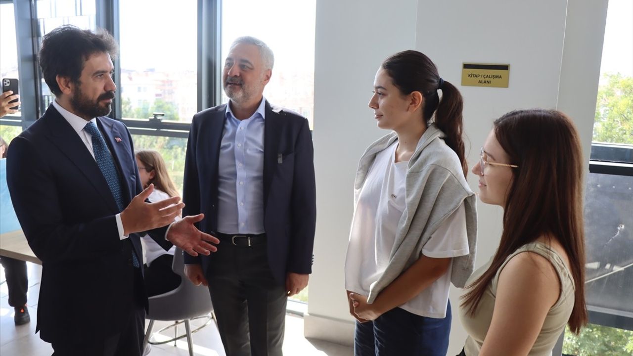 Lüleburgaz'da Yeni Halk Kütüphanesi Açıldı — Mumcu'dan 'Üreten Kütüphane' Vurgusu