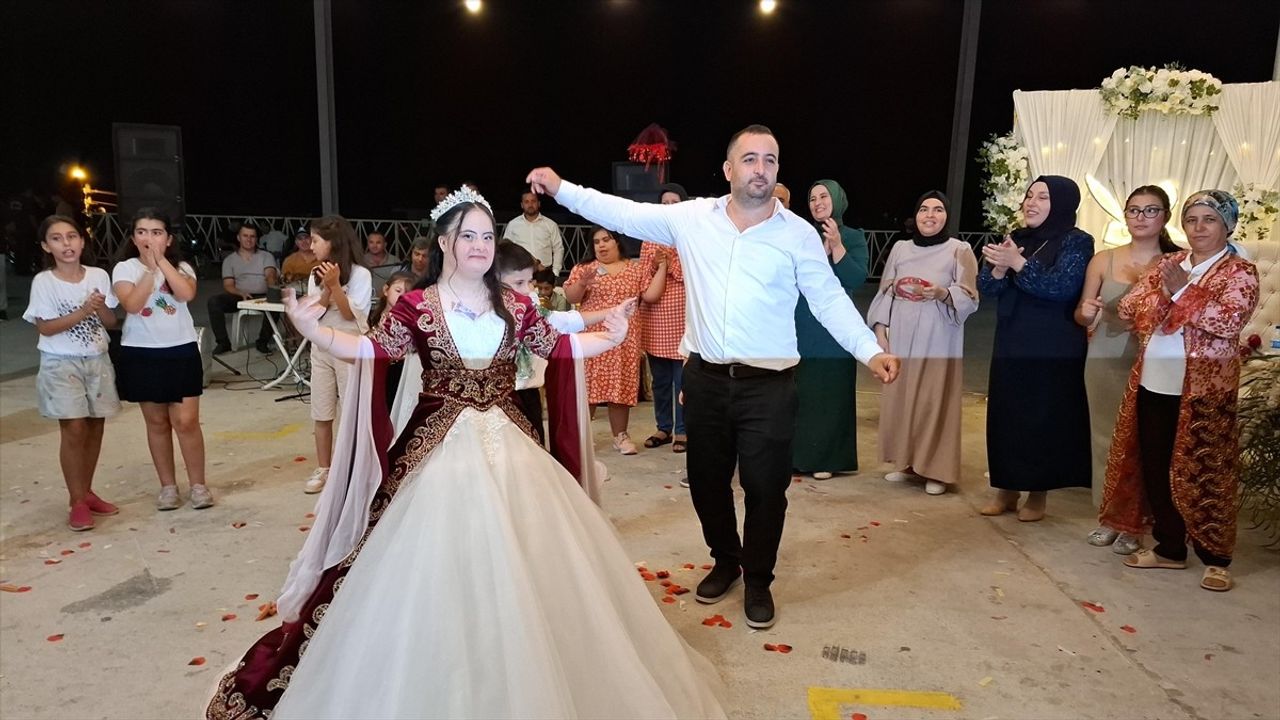 Manavgat’ta 21 Yaşındaki Down Sendromlu Gülsüm’ün Düğün Hayali Gerçekleşti