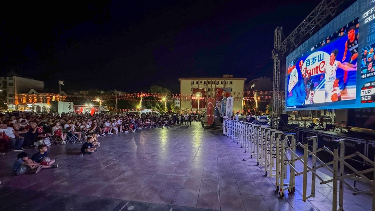 Manisa'da Dev Ekrandan EuroBasket 2025 Finali: Türkiye-Almanya