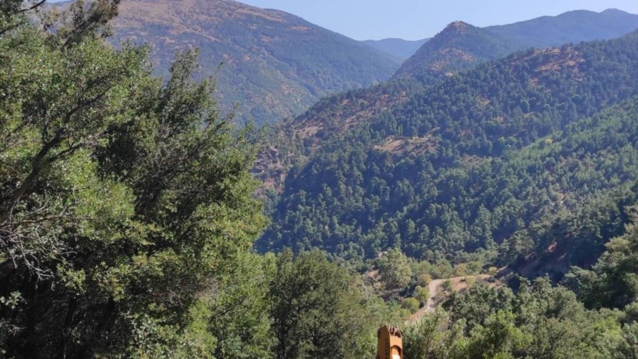 Manisa Salihli'de Kepçe Uçuruma Yuvarlandı: Operatör Mehmet Ü. (49) Yaşamını Yitirdi