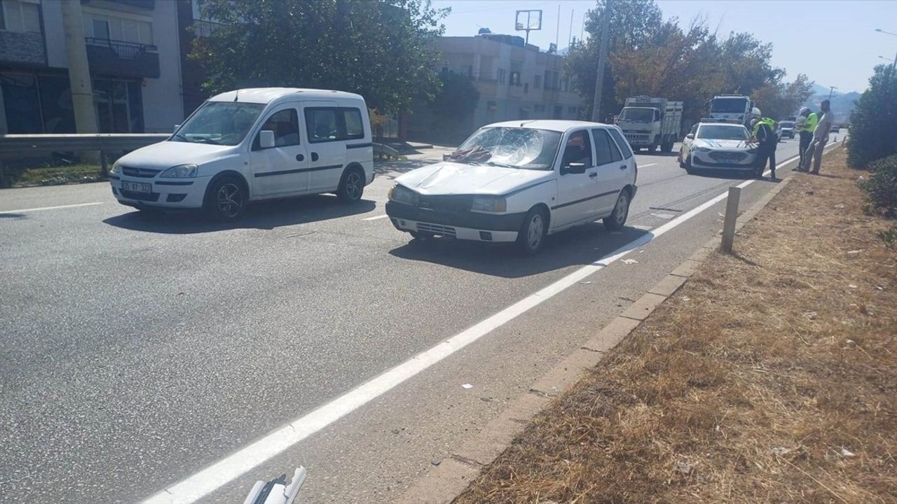 Manisa Salihli'de Trafik Kazası: 60 Yaşındaki Kadın Hayatını Kaybetti