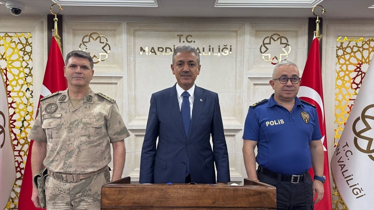 Mardin'de Asayiş ve Güvenlik Toplantısı: Vali Akkoyun’dan Operasyon ve Tedbir Raporu