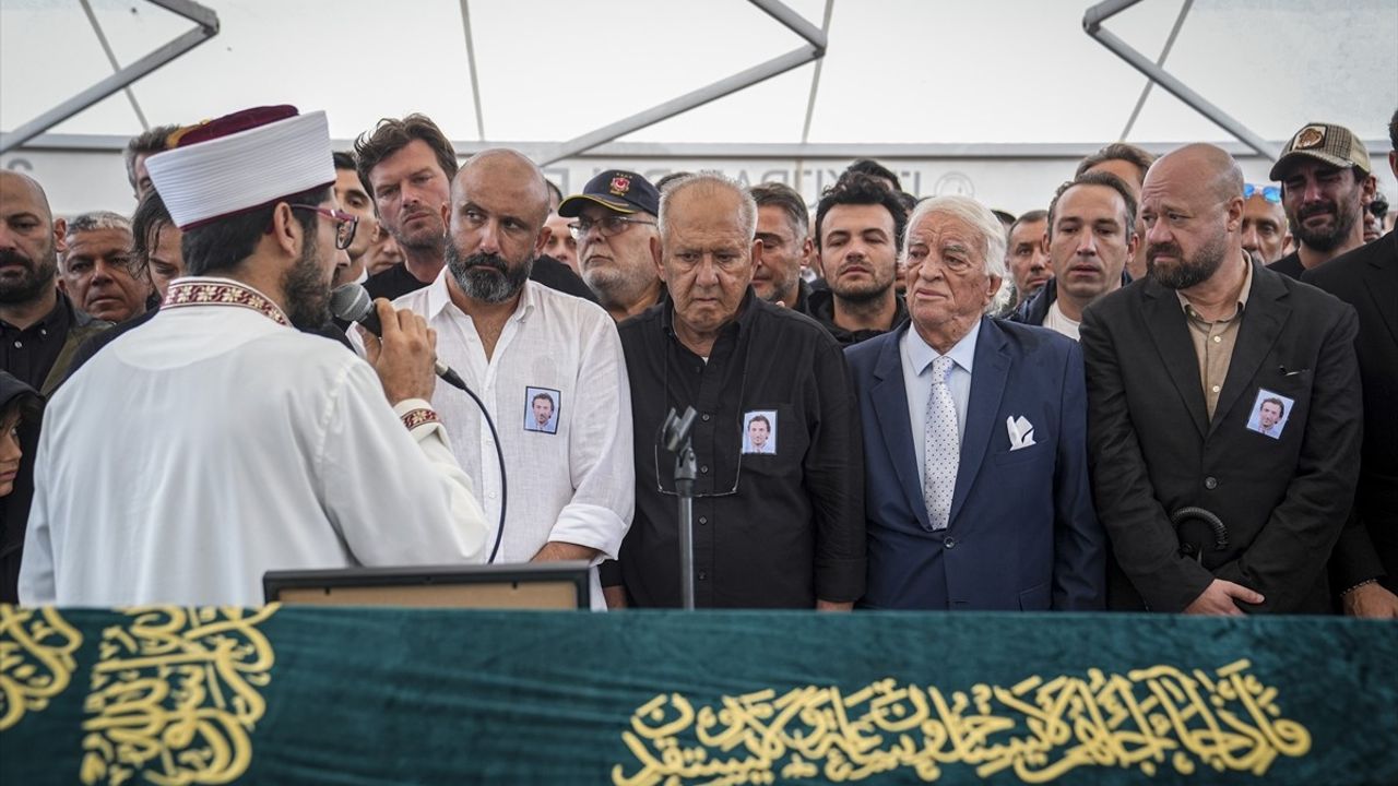 Marmara Denizi'ndeki Kazada Ölen Halit Yukay Son Yolculuğuna Uğurlandı