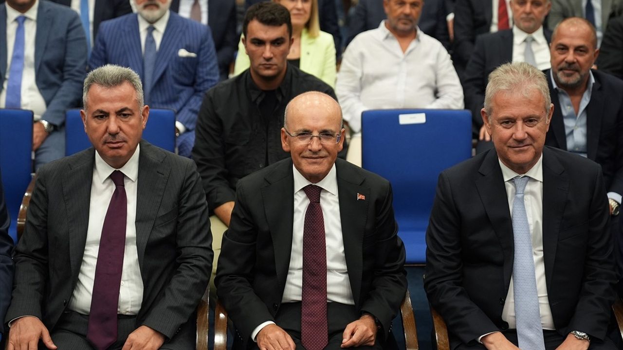 Mehmet Şimşek İzmir'de İş Dünyasıyla Buluştu — Türkiye Yüzyılı Buluşmaları 2025