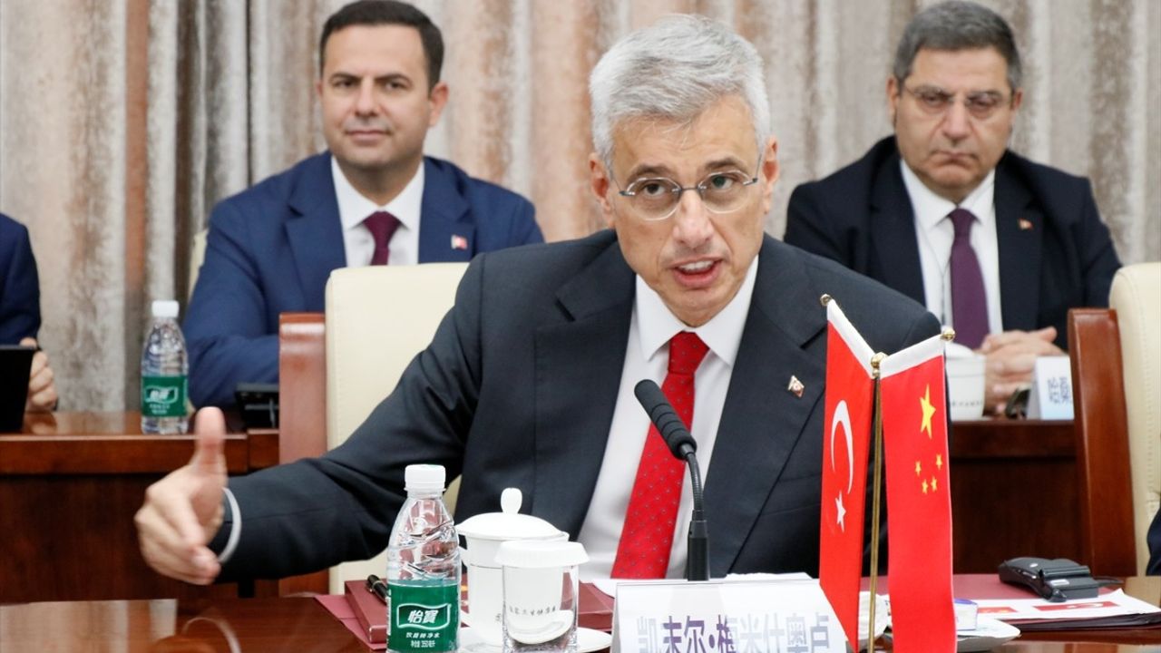 Memişoğlu Pekin'de Ley Hayçao ile Görüştü: Sağlıkta Dijitalleşme ve Biyoteknoloji İşbirliği