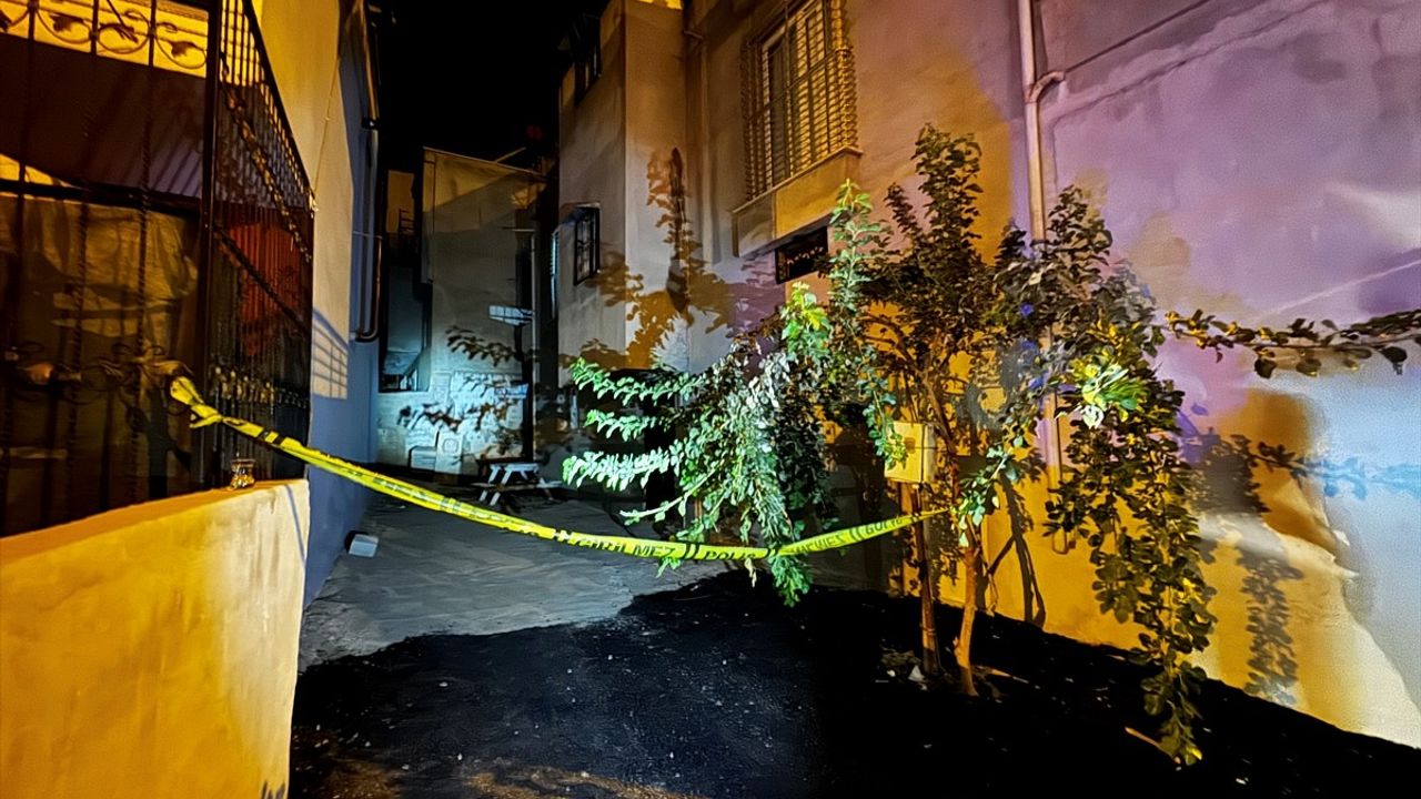 Mersin'de anne 5 yaşındaki oğlunu bıçakla öldürdü