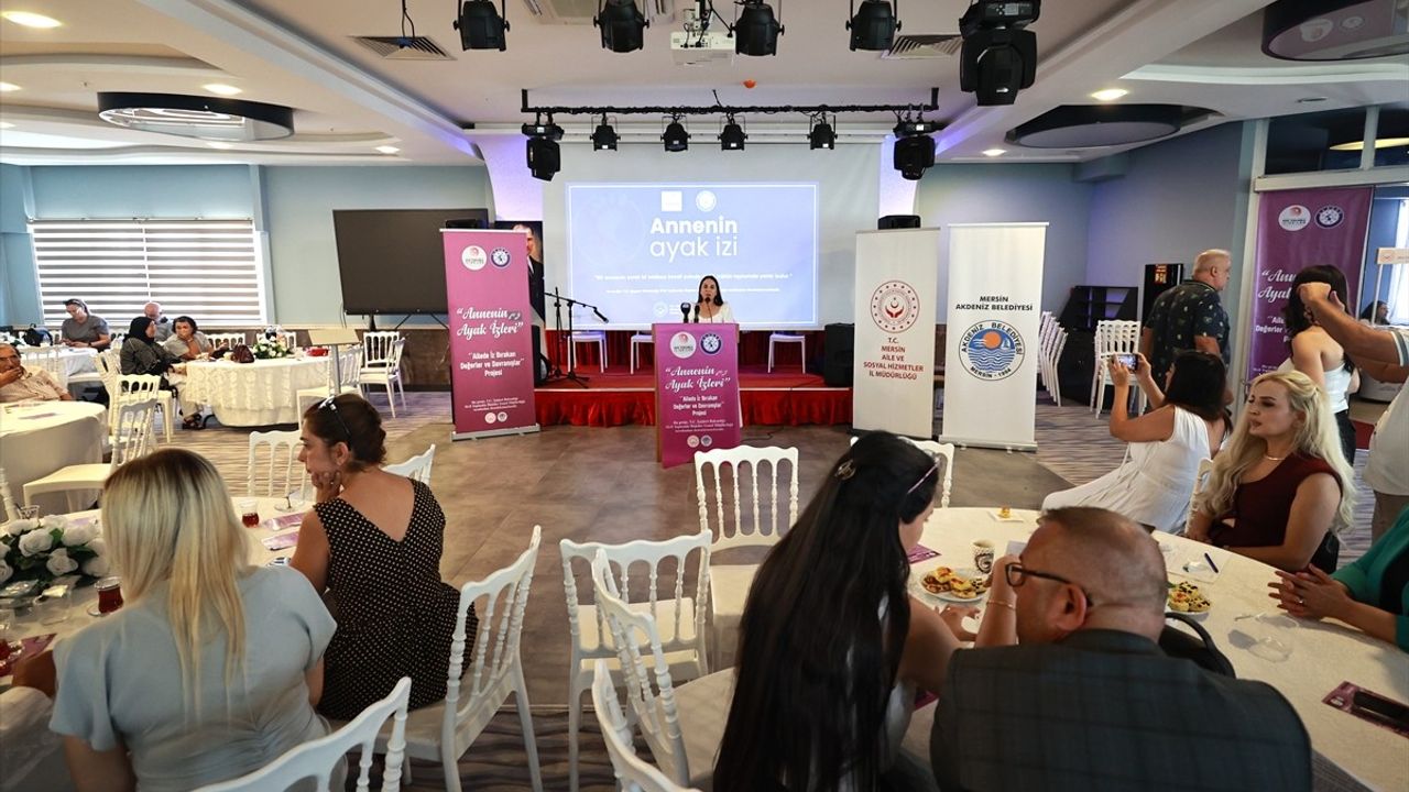 Mersin'de 'Annenin Ayak İzi' Projesi: UKADER 25 Kadının Hikayesini Filme Taşıyacak