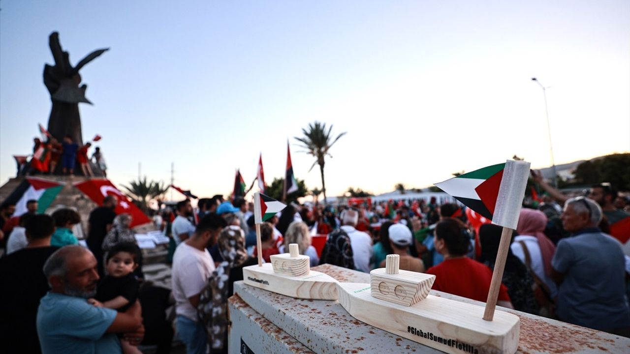 Mersin'de Küresel Sumud Filosu'na Selam: Taşucu'nda Destek Etkinliği