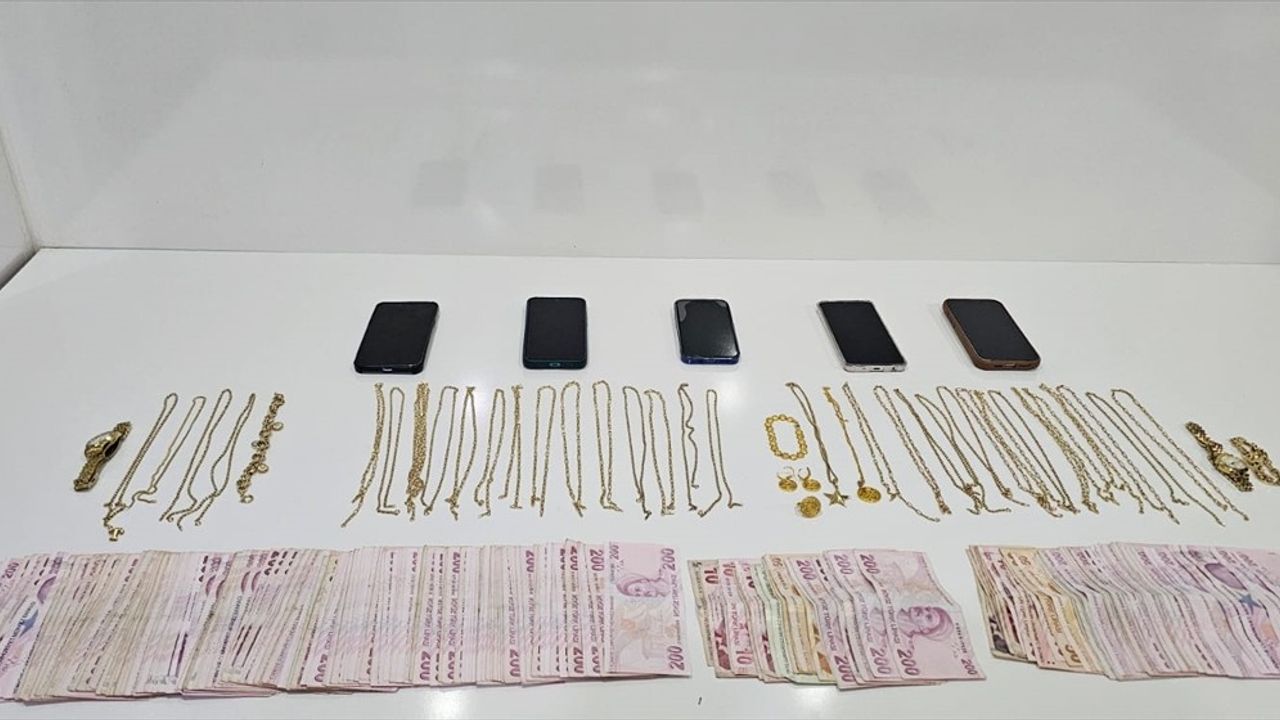 Mersin’de Sahte Altın Dolandırıcılığı: 4 Şüpheliden Biri Tutuklandı