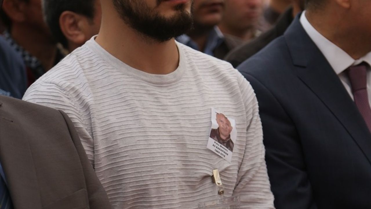 Mersin'de Şehit Polis Mustafa Karapınar İçin Tören Düzenlendi