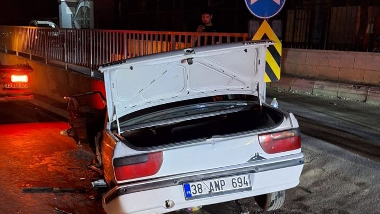 Mersin Tarsus'ta Trafik Kazası: 1 Ölü, 8 Yaralı