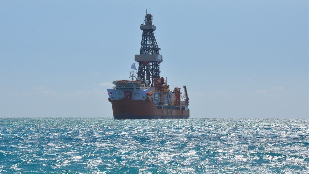 Mersin Taşucu'na İlk 7. Nesil Sondaj Gemisi Geldi — Enerji Filosuna Katılım