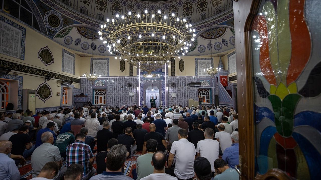 Mevlit Kandili Sakarya ve Düzce'de Dualarla İdrak Edildi