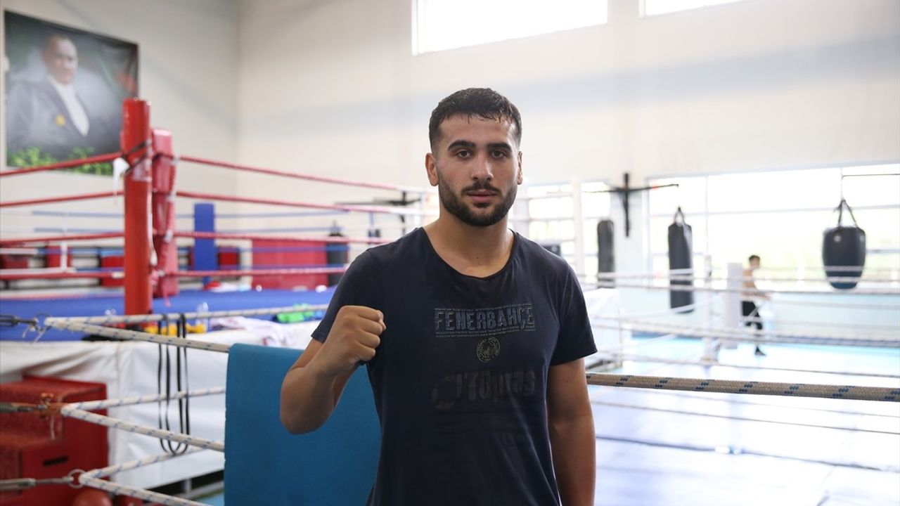 Milli Boksörler Avrupa Gençler Şampiyonası'nda Altın Peşinde