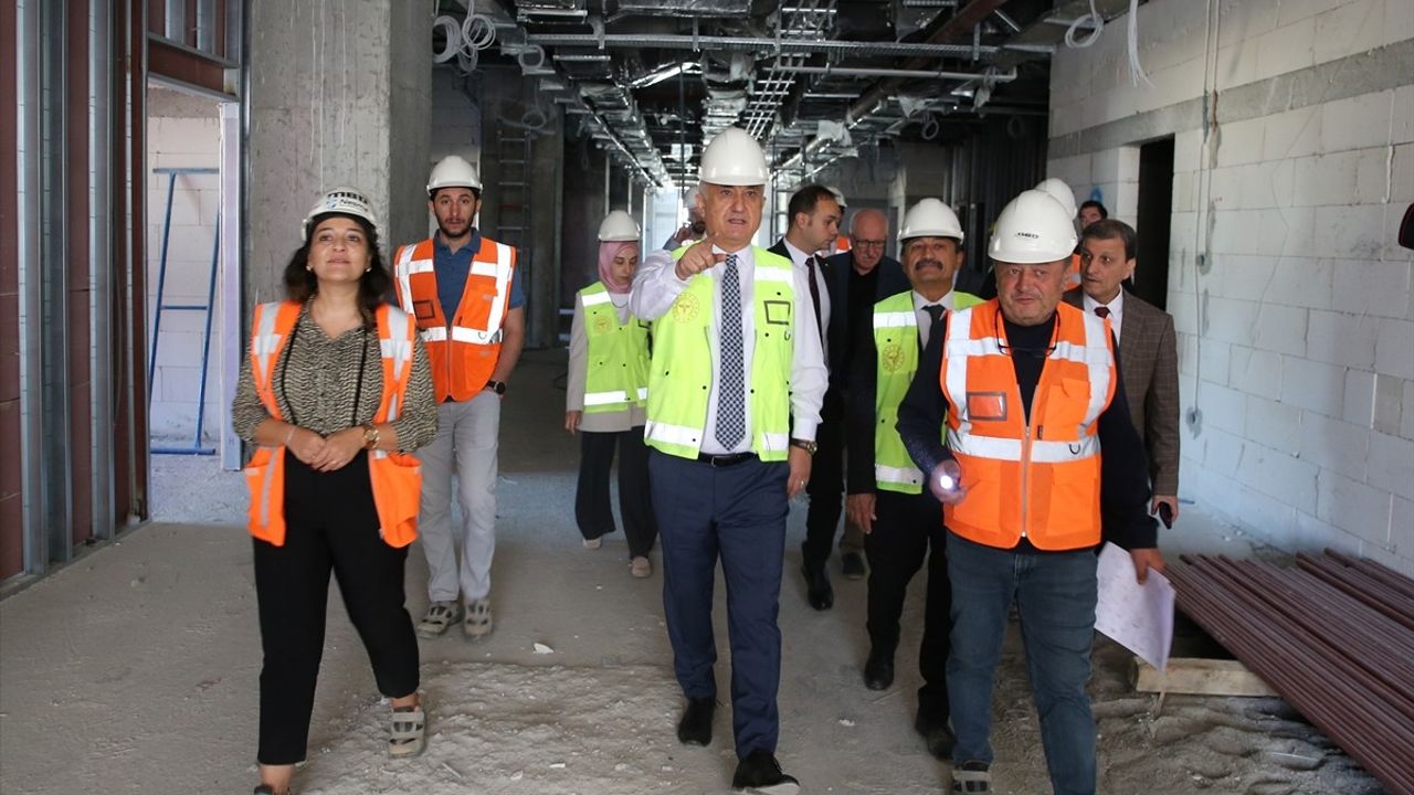 Muş'ta 500 Yataklı Hastaneye 454 Sismik İzolatörle Deprem Güvencesi