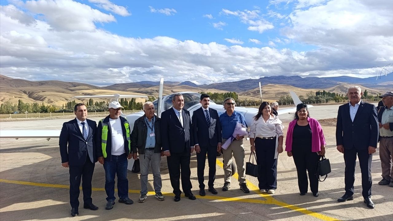 Nuri Demirağ'ın Divriği Havaalanına 84 Yıl Sonra İlk Uçak İndi