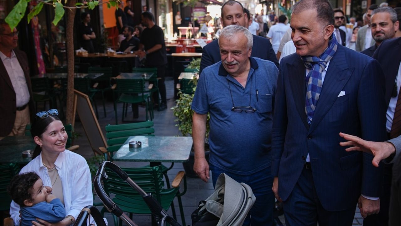 Ömer Çelik Üsküdar'da Esnafla Buluştu — 'Türkiye Yüzyılı Buluşmaları' Sürüyor