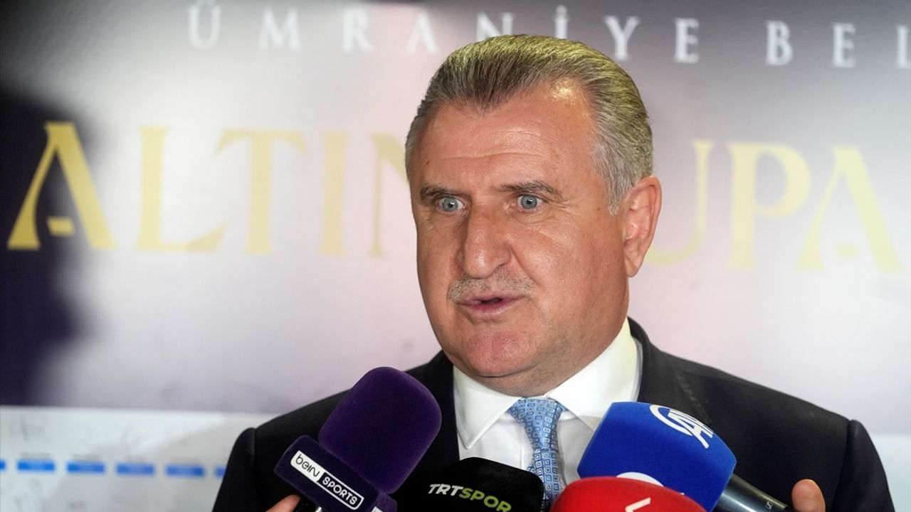 Osman Aşkın Bak: Milli Takımlardan Başarı Bekliyoruz