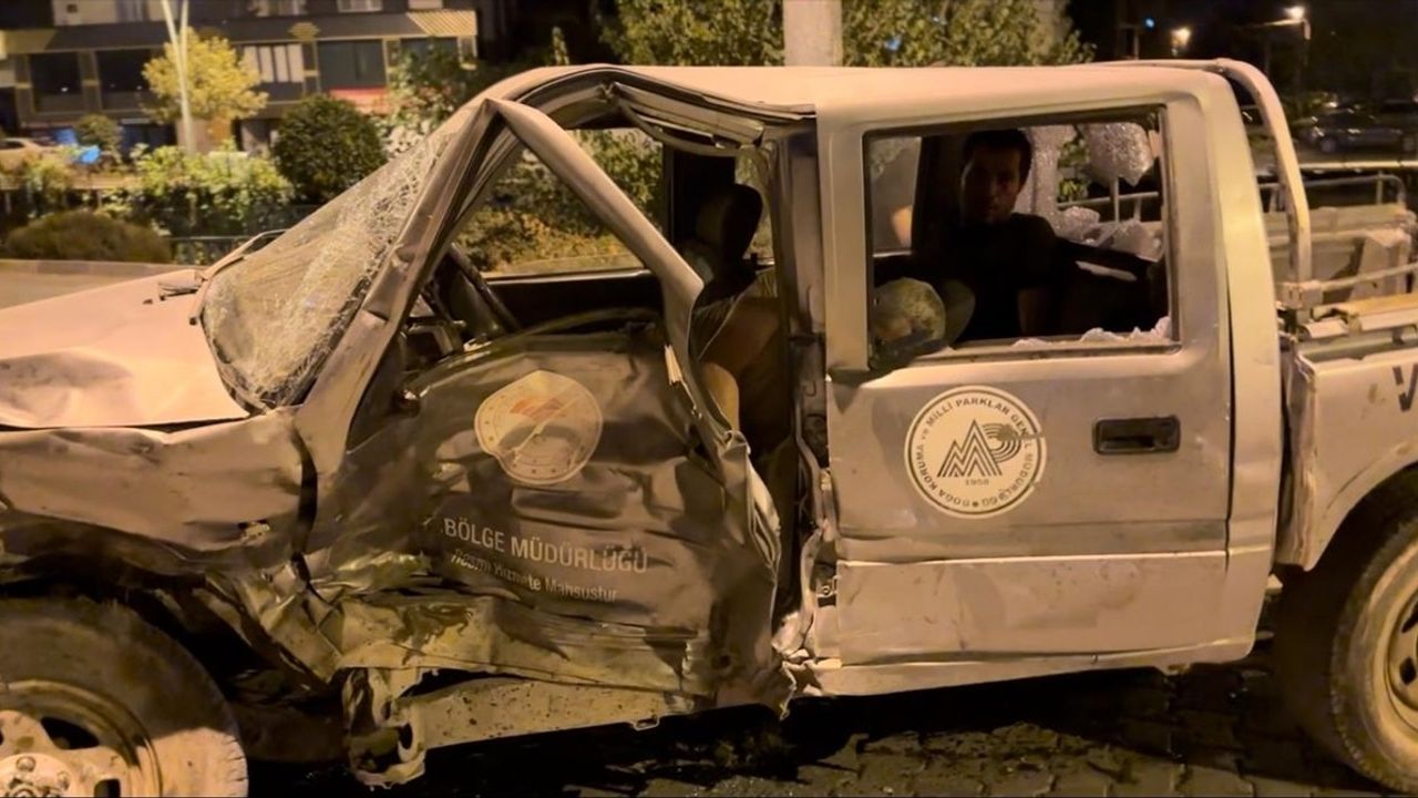 Osmaniye Düziçi'de cip ile kamyonet çarpıştı: 4 kişi yaralandı