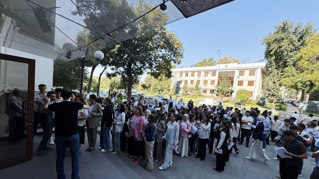 Özbekistan'da Türkçe Yeterlik Sınavı'na Yoğun İlgi — 435 Özbek Öğrenci Katıldı