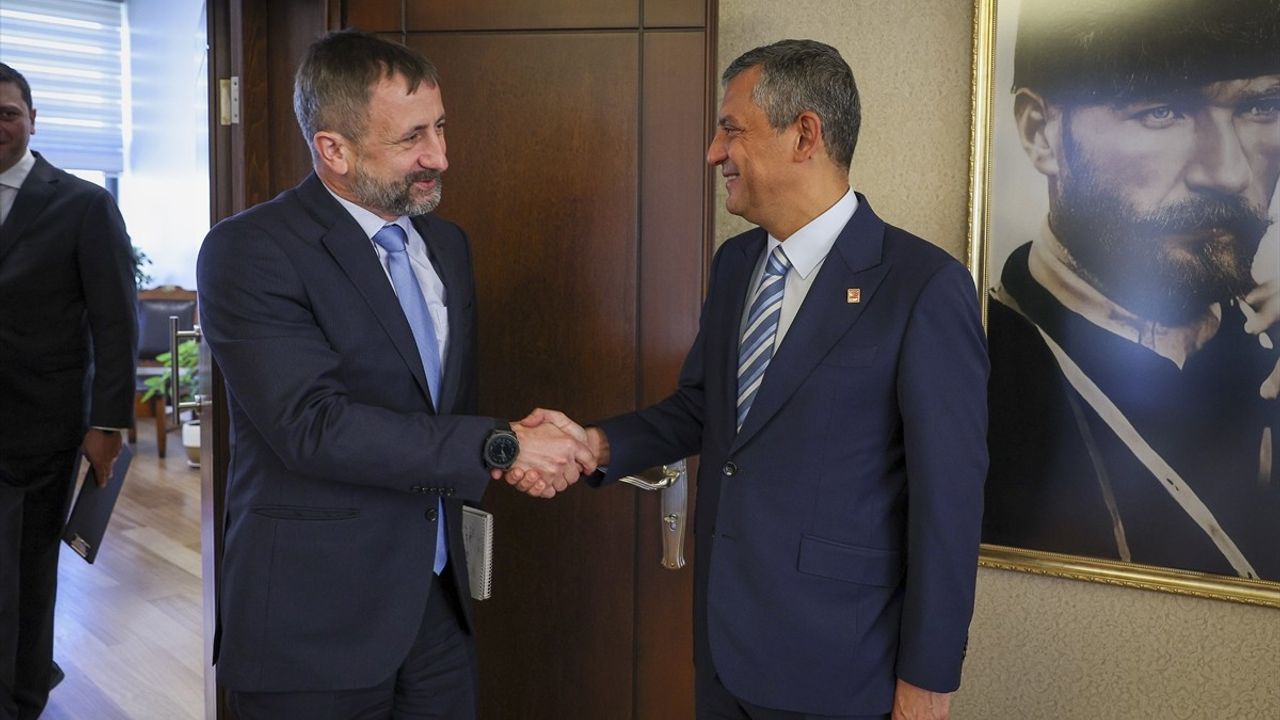 Özgür Özel, Çekya Büyükelçisi Petr Stepanek ile Görüştü