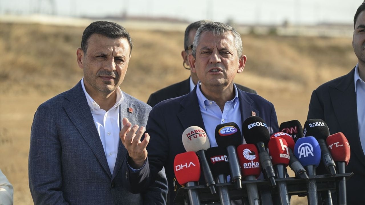 Özgür Özel'den Bahçeli'ye Destek: 'Ahmet Türk Göreve İade, Ahmet Özer Tahliye Edilmeli'