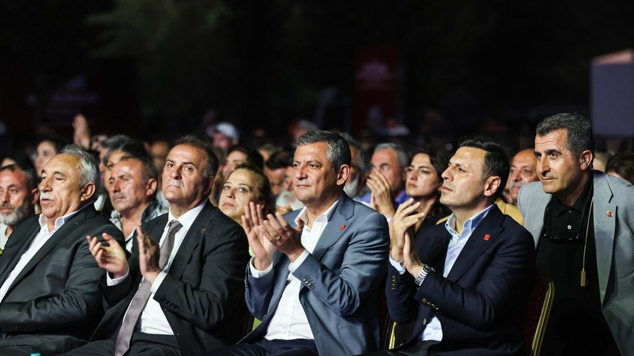 Özgür Özel'den Hacı Bektaş Veli Festivali'nde Alevi Açılımı ve Cemevleri Çağrısı