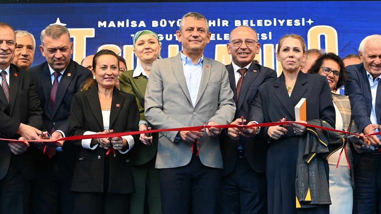 Özgür Özel: İzmir Kooperatiflerini İzmir Büyükşehir Tamamlayacak — Manisa Toplu Açılış