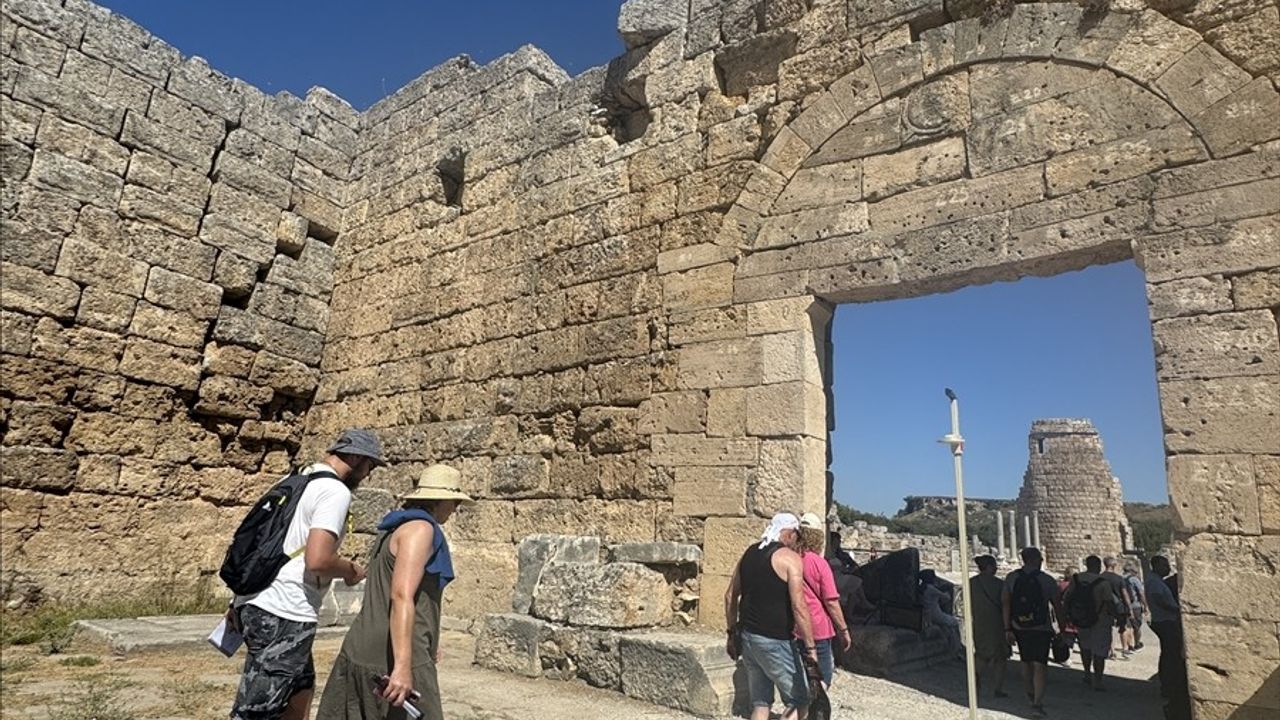 Perge Antik Kenti'nde Sağlıklı Yaşam Etkinliği — Antalya'da Vücut Kitle Endeksi Ölçümleri
