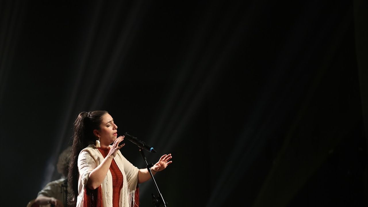 Rebeca Roger Cruz, 22. Uluslararası Konya Mistik Müzik Festivali'nde sahne aldı