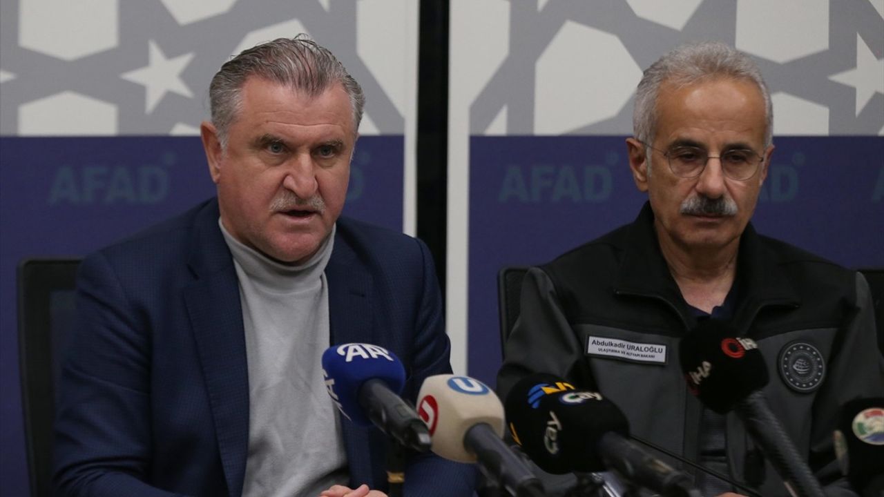 Rize'de Koordinasyon Toplantısı: Uraloğlu ve Bak — Ayder'den 18 Tahliye, Can Kaybı Yok