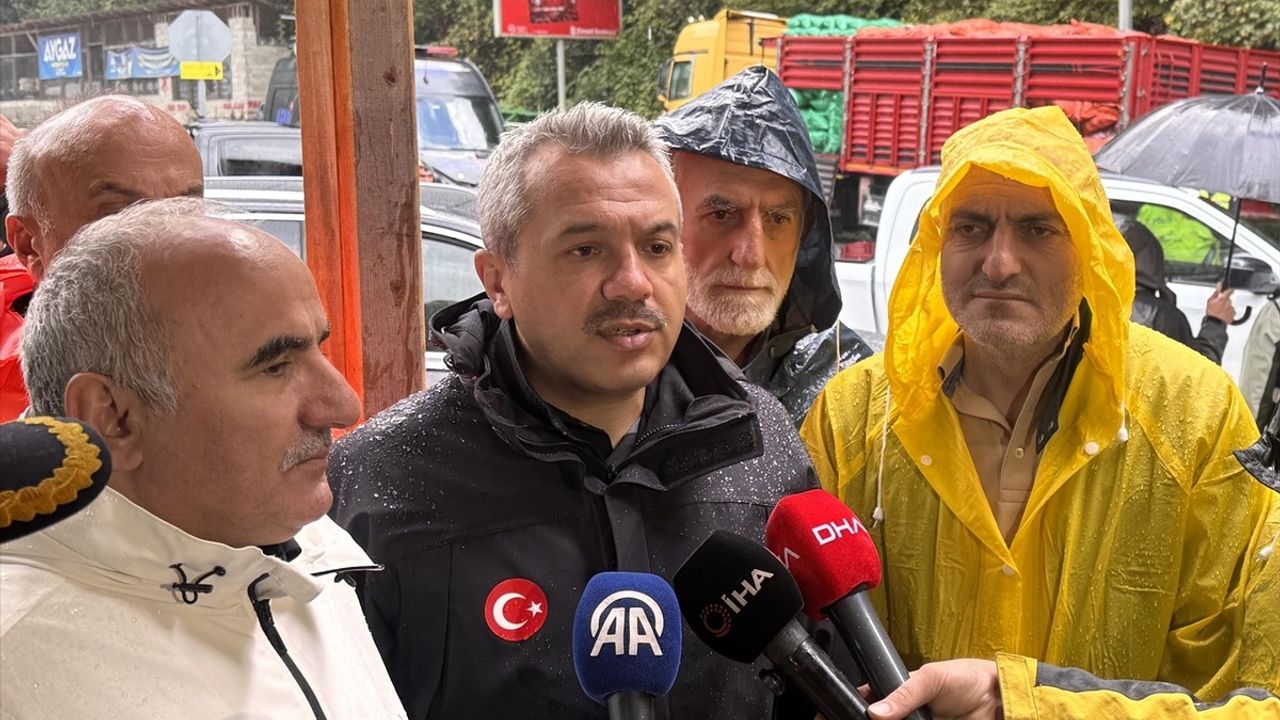 Rize’de Sağanak, Ayder Yolu Kapandı — Vali Baydaş’tan Teyakkuz Çağrısı