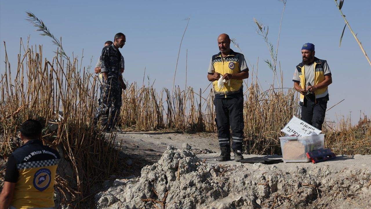 Şam'ın Ateybe Bölgesinde Toplu Mezardan 75 Ceset Daha Çıkarıldı
