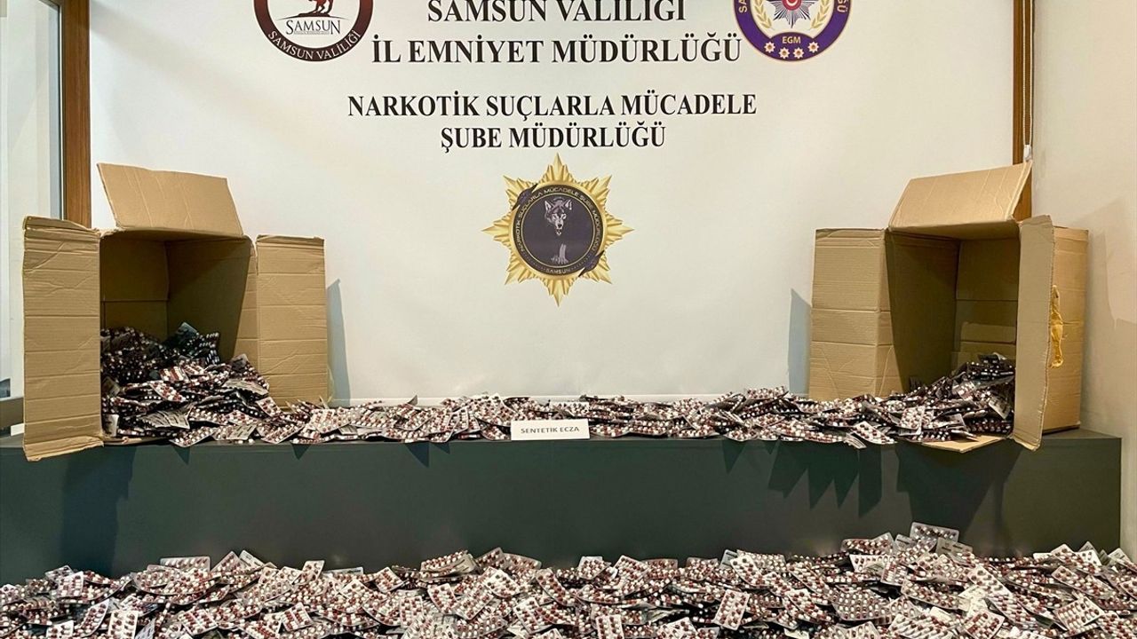 Samsun'da gardıropta 47 bin 824 sentetik ecza hapı ele geçirildi