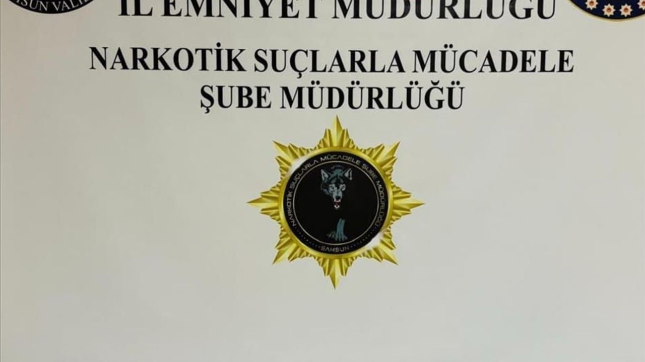 Samsun'da Uyuşturucu Operasyonu: 1925 Hap ve Ruhsatsız Tabanca Ele Geçirildi