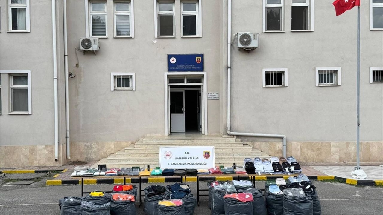 Samsun Tekkeköy'de piyasa değeri yaklaşık 9 milyon tutarında sahte ürün operasyonu: 2 gözaltı