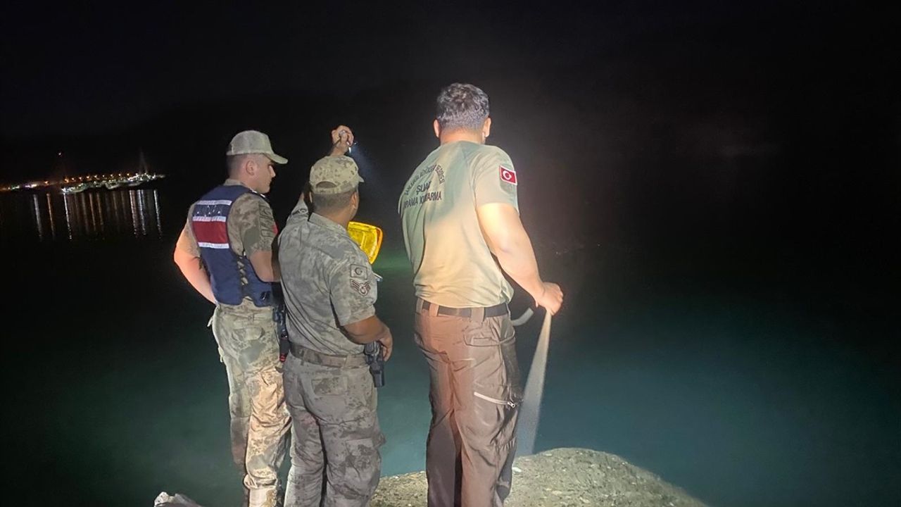 Şanlıurfa'da Fırat Nehri'nde 17 Yaşındaki Çocuk Boğuldu